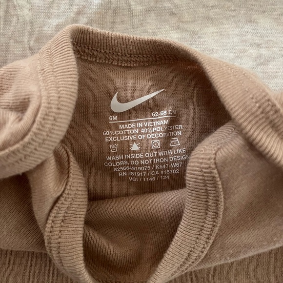 Nike 2 pack onesies - Picture 3 of 4